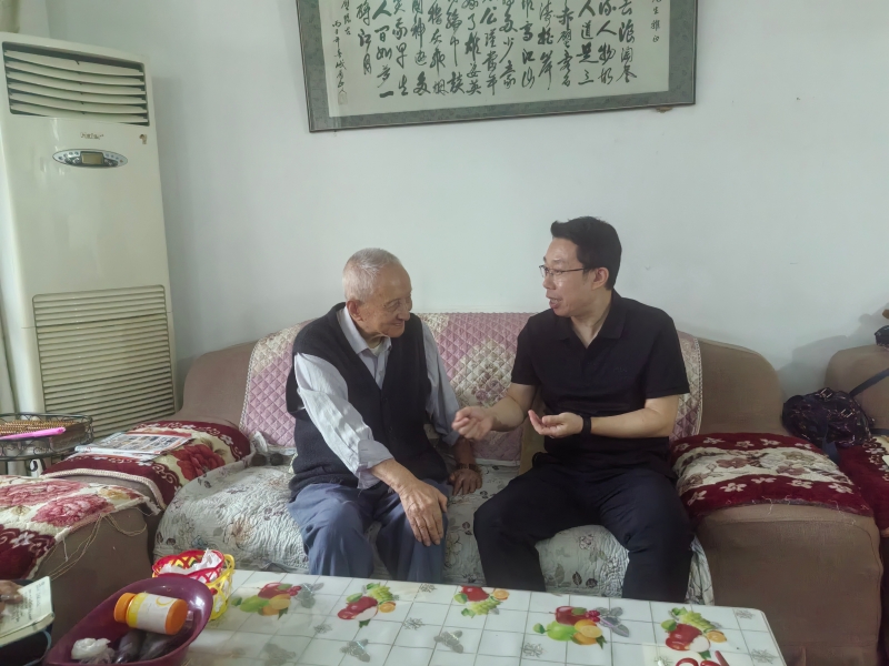 丁书记.jpg